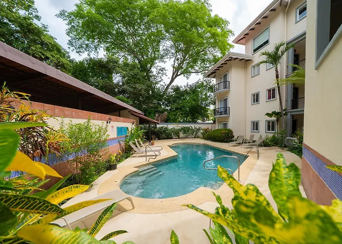 Surfside Tower - Ground Floor With Pool, Walk To *