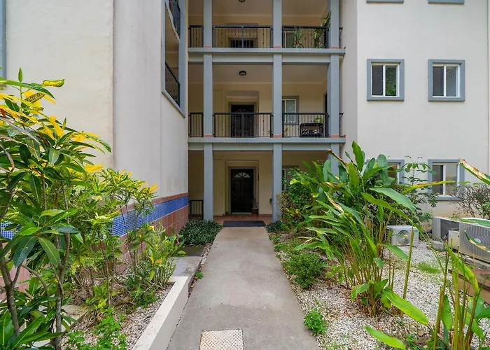 Surfside Tower - Ground Floor With Pool, Walk To *