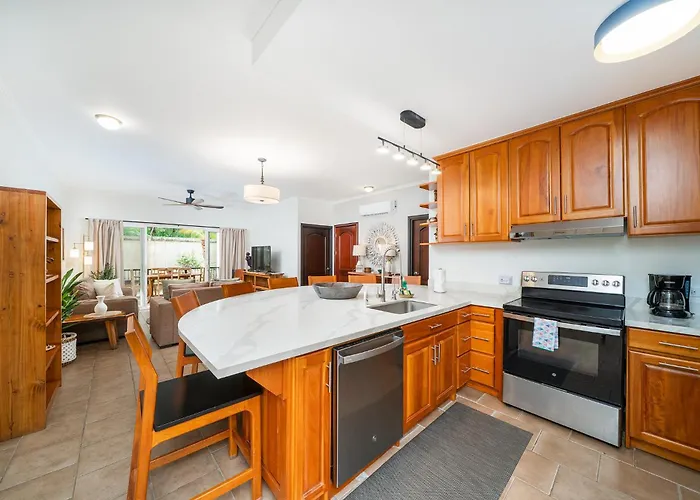 Surfside Tower - Ground Floor With Pool, Walk To Potrero (Guanacaste)