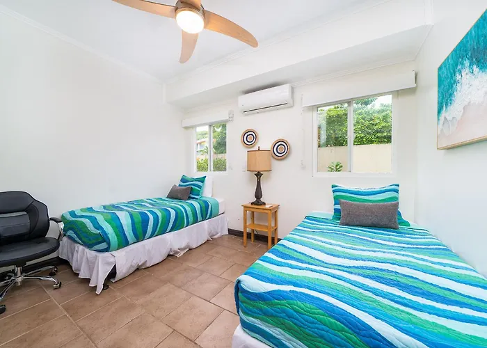 Surfside Tower - Ground Floor With Pool, Walk To