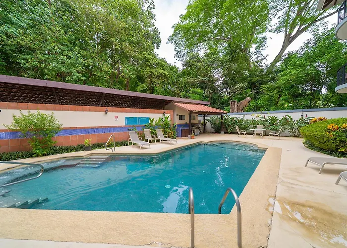 Surfside Tower - Ground Floor With Pool, Walk To *