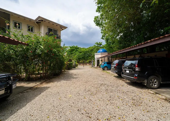 Surfside Tower - Ground Floor With Pool, Walk To